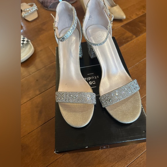 David’s bridal Allover Crystal Glitter Block Heel Sandals 7.5 - Picture 3 of 6